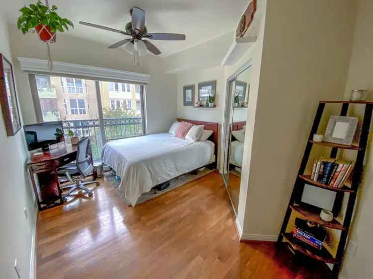 Rent Two Bedroom Condo in Gaslamp District with Pool and Amenities