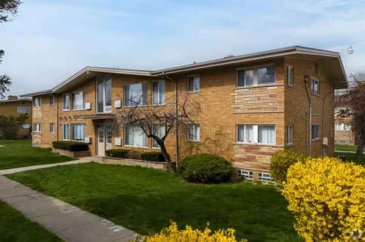 Rent Apartments in Eastpointe with Spacious Updated Units and Amenities