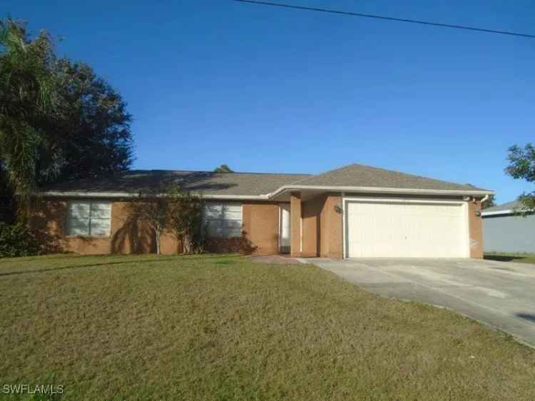 Rent Pool Home 3 Bedrooms 2 Baths with Large Backyard