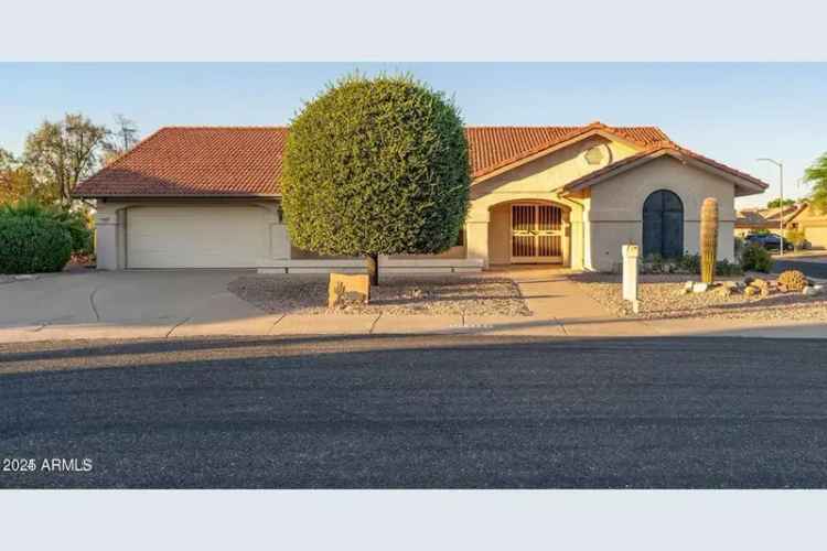 Buy Home in Sun City West with 2 Bedrooms and Spacious Outdoor Living