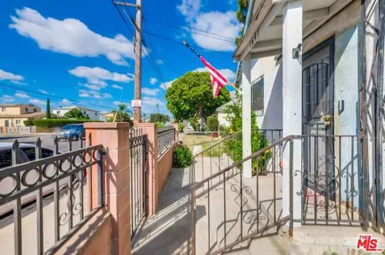 House For Sale in 1647, East 92nd Street, Los Angeles, California