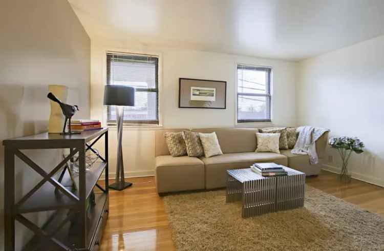 Rent Apartments at Summit Gardens in New Jersey with Lush Landscaping