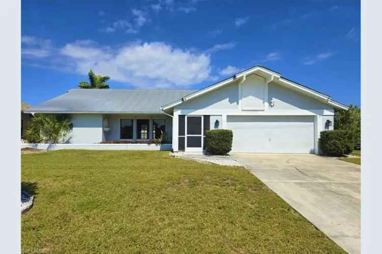 House For Sale in 909, El Dorado Parkway West, Cape Coral, Florida