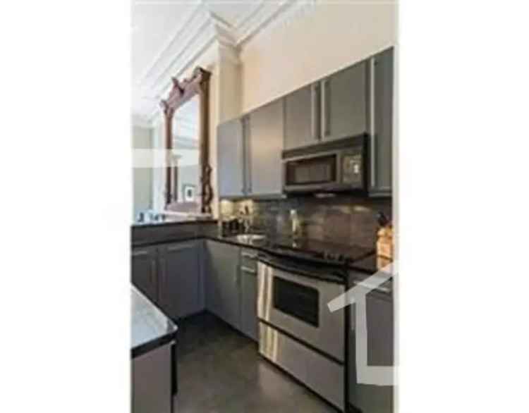 Rent 1 Bedroom Apartment in Heart of South End with Modern Features