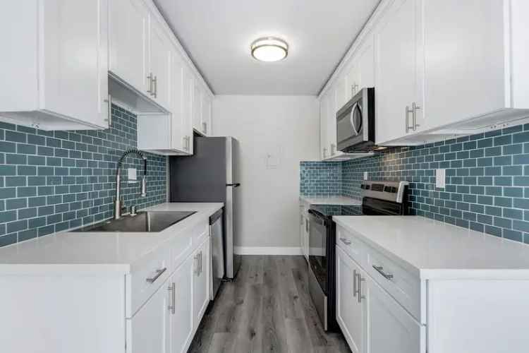 Rent Spacious One and Two Bedroom Apartments in Sherman Oaks with Amenities