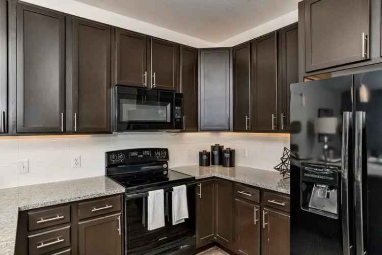 Rent Apartments in Lakewood with Superior Amenities and Sophistication