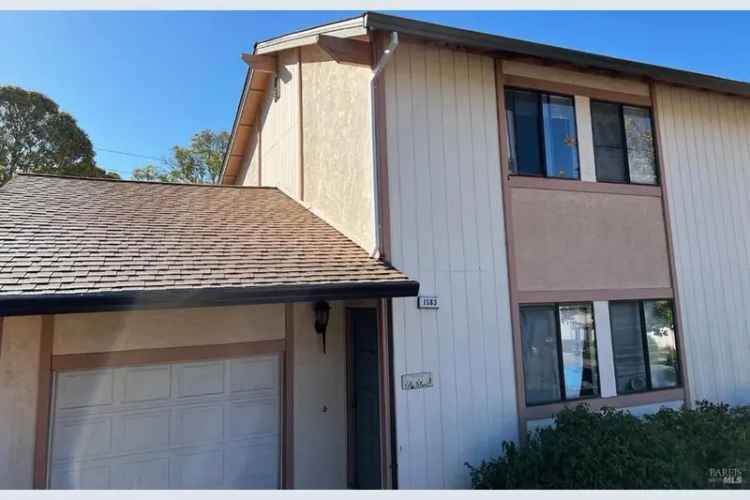 Duplex for Rent in Sunset Hills Subdivision Novato Featuring 2 Bedrooms