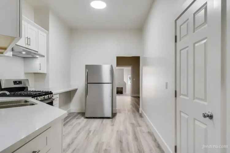 Rent Apartment Unit in Castro with Modern Features and Natural Light