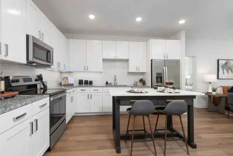 Rent Stylish Apartments in Statler at McCain's Station with Premium Features