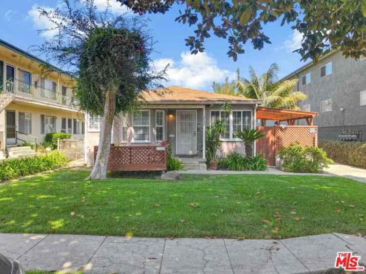 House For Sale in 2492, Corinth Avenue, Los Angeles, California