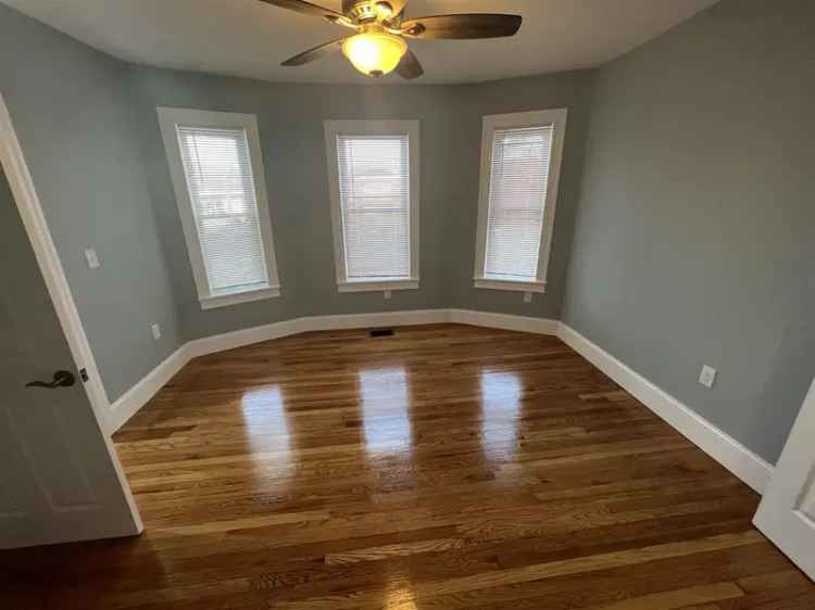 Rent Apartment Unit with 4 Bedrooms Near Davis Square Red Line