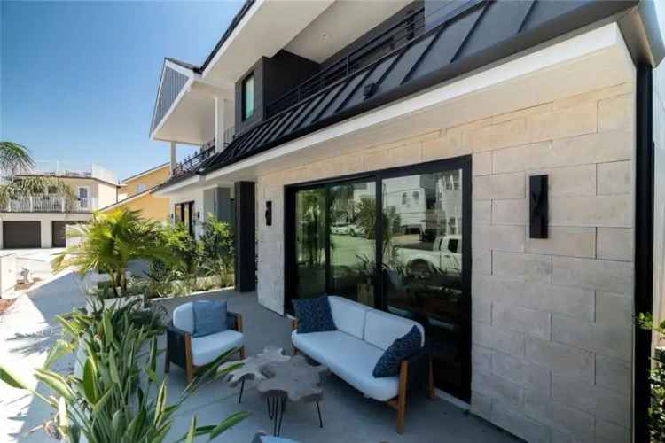 House For Sale in 315,317, East Bay Avenue, Newport Beach, California