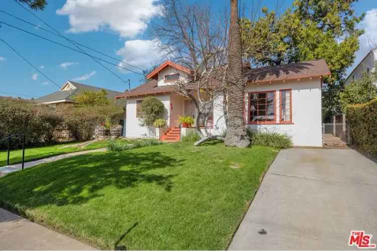 House For Sale in 1061, East Bell Street, Pasadena, California