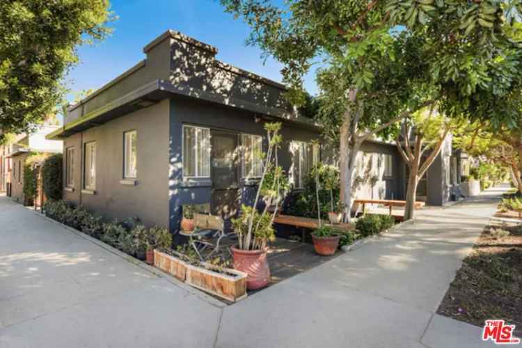 House For Sale in 1520, Andalusia Avenue, Los Angeles, California