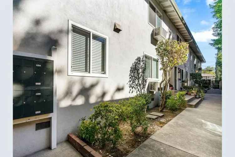 Invest in 8 Unit Apartment Building in Richmond Grove Sacramento