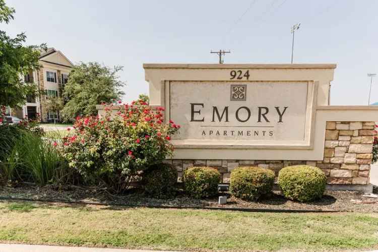 Rent Apartments in Emory Comfortable Living Spaces