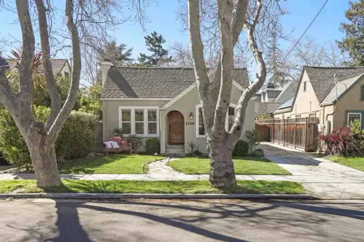 Buy Cottage in Willow Glen with 2 Bedrooms and Beautiful Backyard