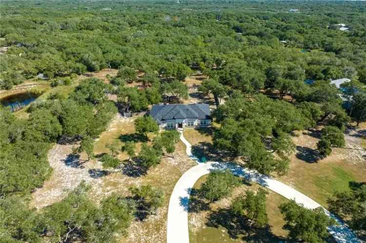 Luxury buy estate home in Aransas Pass with 5 acres and modern amenities