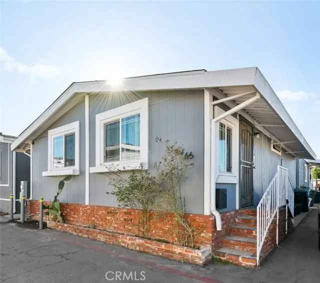 House For Sale in 327, West Wilson Street, Costa Mesa, California