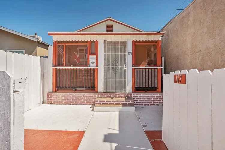 House For Sale in Lancaster, California