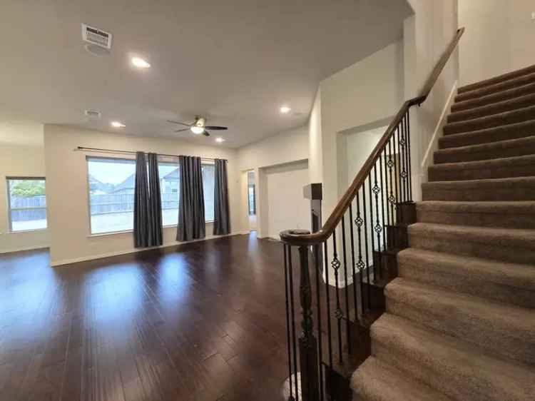 Rent Extraordinary Home in Creekside Estates Wylie with Premium Features