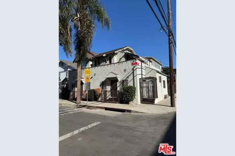 Buy Multifamily Property in Hollywood with Renovated Units and Strong Demand