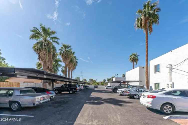 Rent Apartment Community in Camelback East Phoenix with Repositioned Units