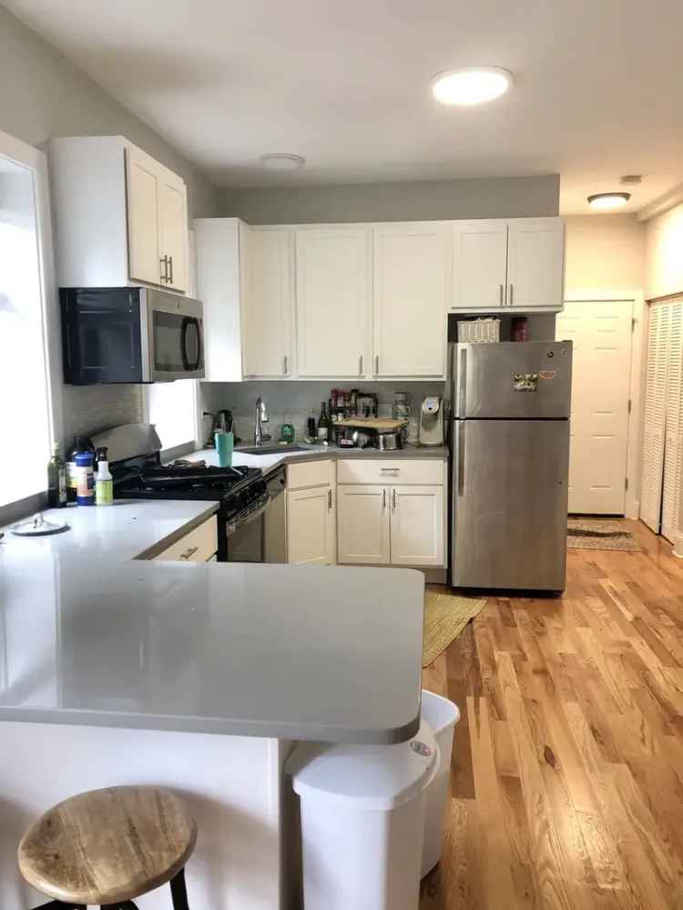 Rent Apartments in Chicago with Convenient Access to Amenities