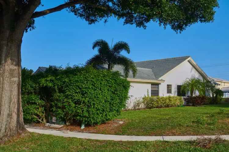 House For Sale in 2222, Northwest 8th Street, Boca Raton, Florida