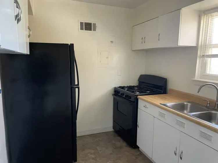 Rent Apartment Unit with 2 Bedrooms in Great Location