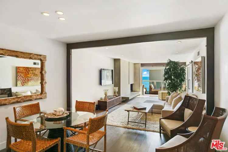 House For Sale in 22626, Pacific Coast Highway, Malibu, California