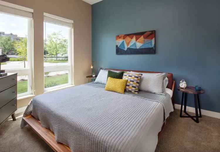 Rent Luxurious Apartments in Lombard with Modern Amenities