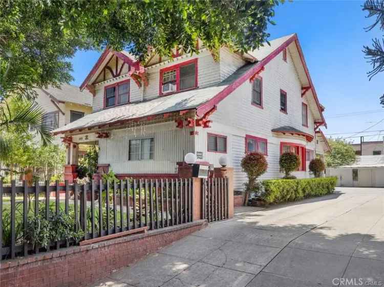 House For Sale in 2921, Kenwood Avenue, Los Angeles, California