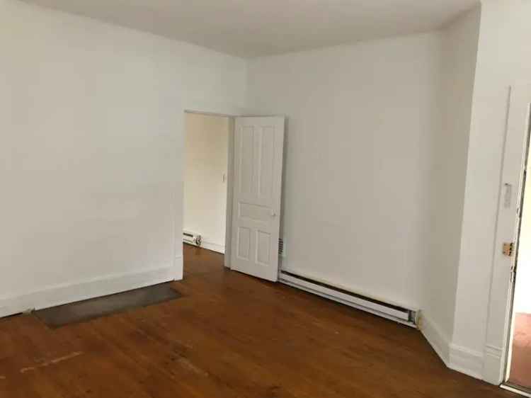 Rent 1 Bedroom Apartment Near Frazier Ave with Hardwood Floors