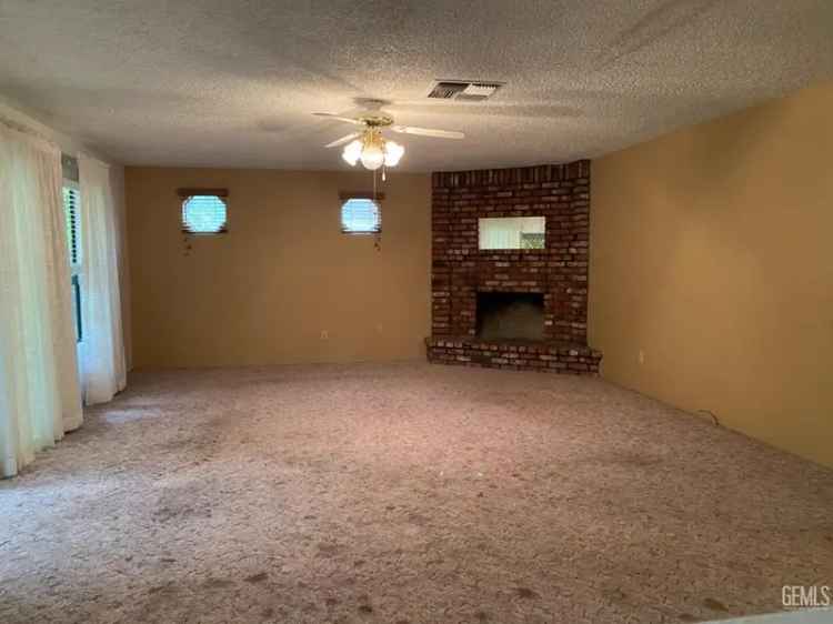 House For Sale in 105, Holmby Court, Bakersfield, California