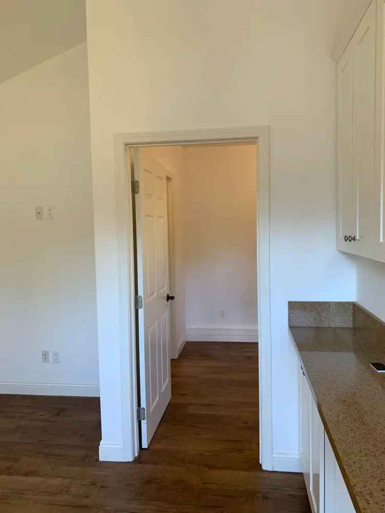 Rent Beautiful Guest Unit with Private Yard in Woodland Hills