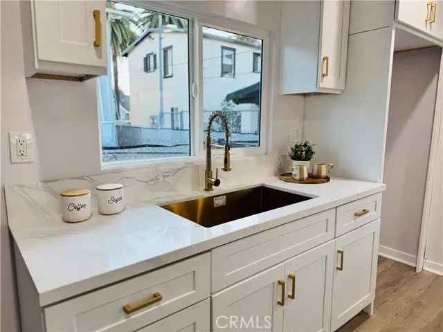 House For Sale in 3812, South Saint Andrews Place, Los Angeles, California