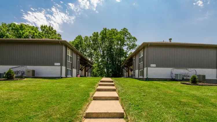 Rent Two Bedroom Apartment in Parkville Missouri with Home-Like Features