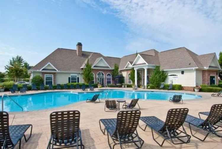 Rent Alexander Ridge Apartments in Canton Georgia with Pool and Fitness Center