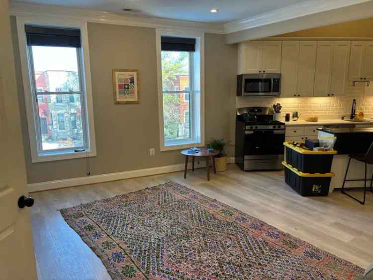 Rent Spacious 2-Bedroom Apartment in H St Corridor with Modern Features