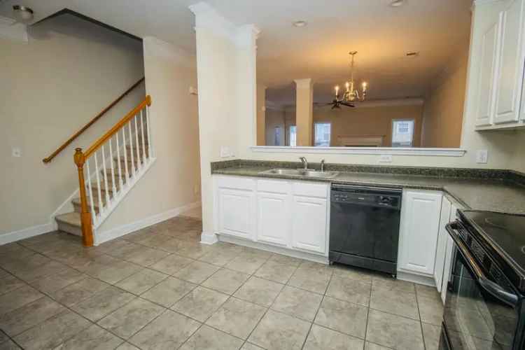 Rent Townhouse in Hampton Forest Community Columbia SC with Great Features