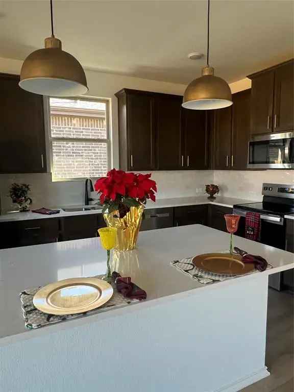 Buy New Build Home in Van Alstyne with Modern Features and Community Amenities