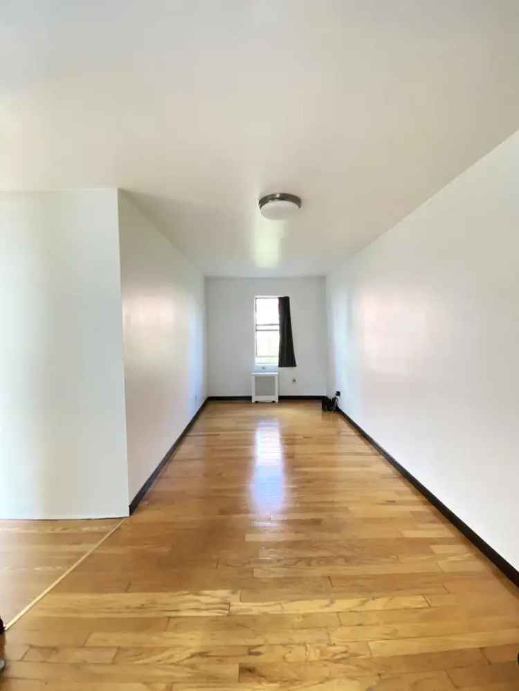 Rent Apartment Unit in East Village with 2 Bedrooms and Modern Features