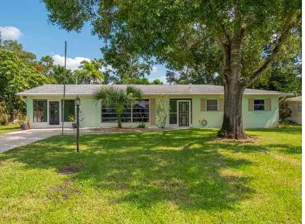 Rent Home in Vero Beach Family Friendly with Large Yard and New Appliances