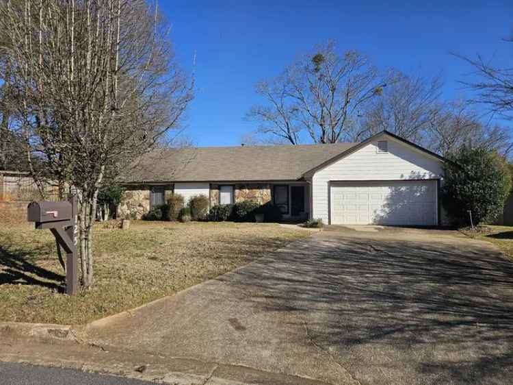 Home for Rent in a Great Neighborhood with Fenced Yard