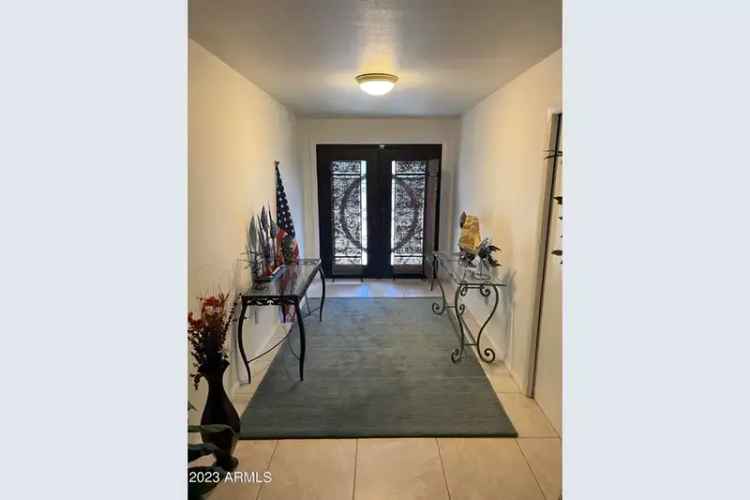 Rent popular 3 bedroom house in Chandler with golf course lake view