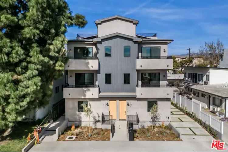 Rent Townhome Style Units in North Hollywood Arts District with Spacious Layouts