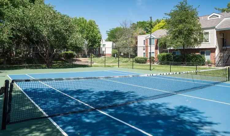 Rent Beautifully Renovated Apartments with Resort Style Amenities