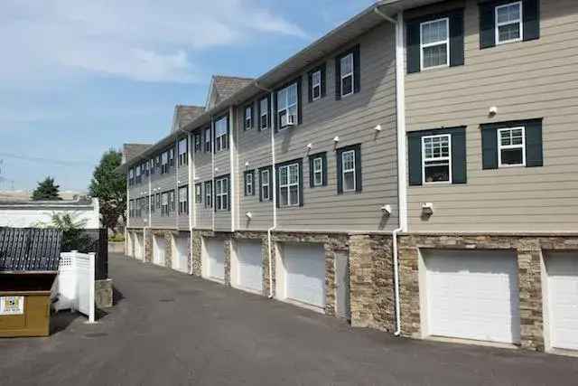 Rent Trendy Apartment in Farmingdale with Pet Friendly Options