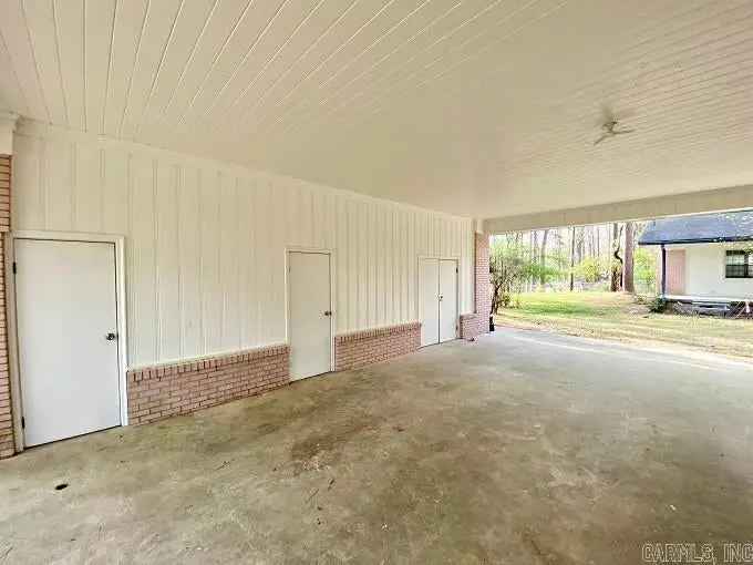 House For Sale in 221, Elaine Avenue, Camden, Arkansas